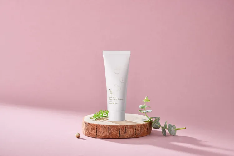 簡單玫瑰護手霜，30ml／680元。品牌提供