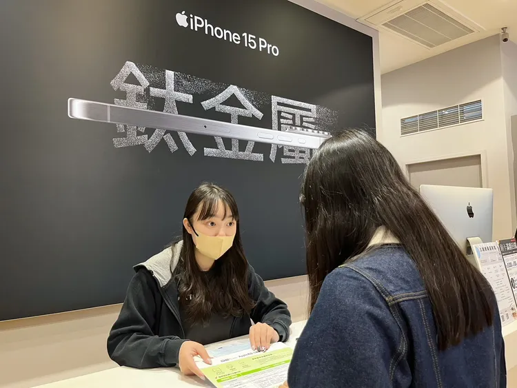 德誼數位「DE+ Care」行動裝置險升級，加保月月抽Apple好禮。業者提供