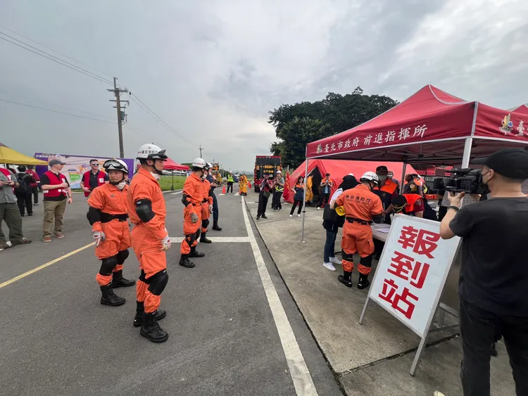 北市府與其他國際搜救隊共同參與演習。翻攝畫面