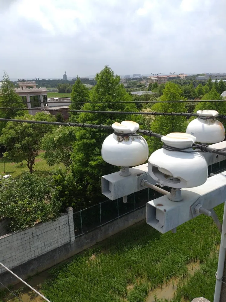 台電指停電原因係鹽塵害導致線路劣化，自然損耗，已派員修復汰換妥。台電桃園區營業提供