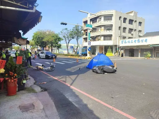 嘉義女騎士追撞後「滾到車道」　遭遊覽車輾過慘死