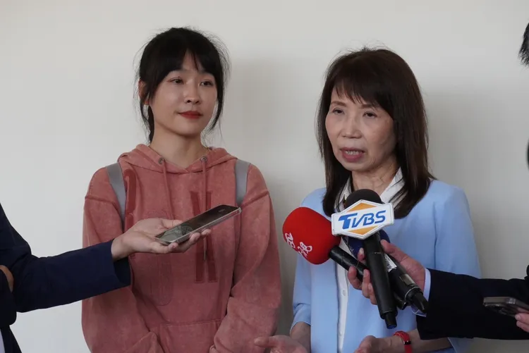 陳昭姿及小嫻。陳辦提供