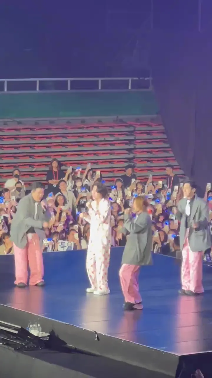 希澈（左二）擔任L.S.S.的驚喜嘉賓。讀者提供