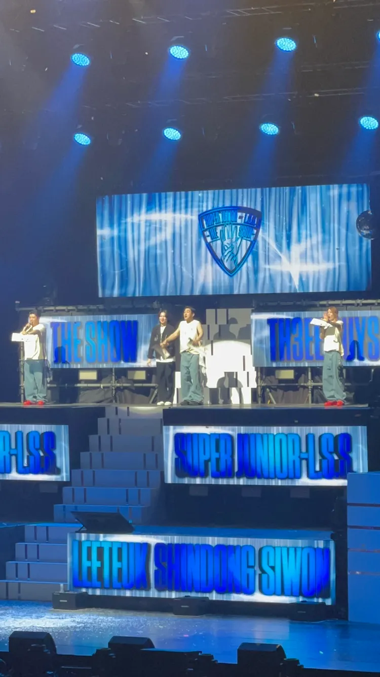 希澈（左二）從頭待到尾，非常有義氣。讀者提供