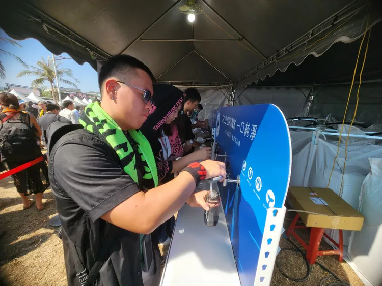台灣祭現場提供不塑飲水服務。縣府提供