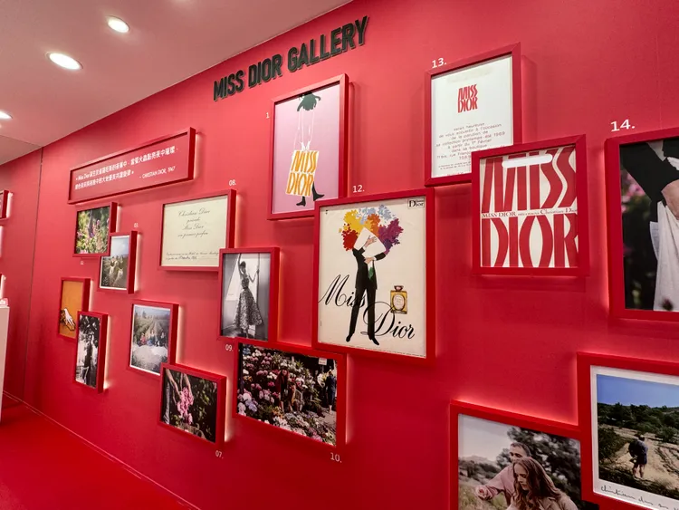 當中的Miss Dior故事牆。張家玲攝
