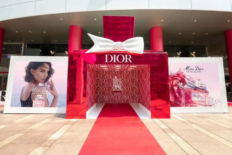 Miss Dior巡香愛戀之旅快閃活動，即日起至5月12日於台北忠孝SOGO登場。品牌提供