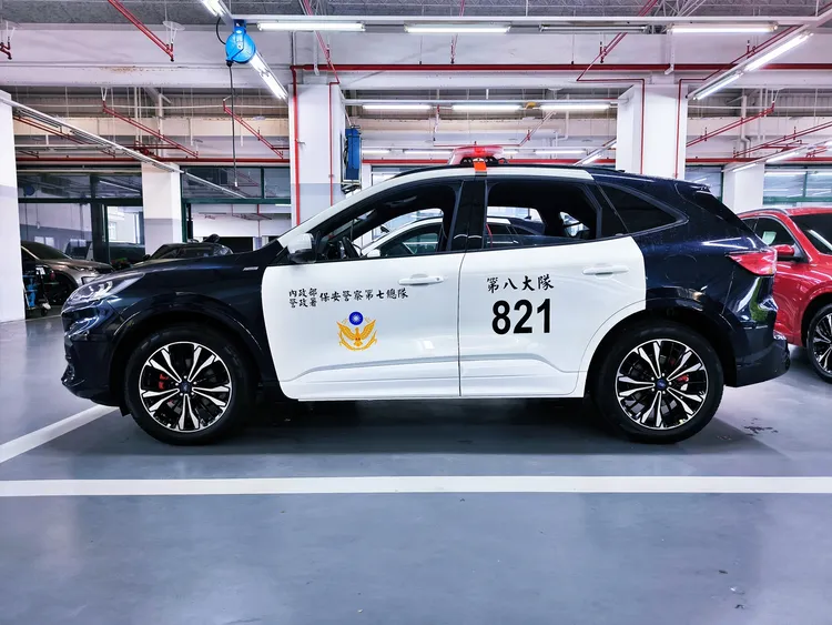 對於時常必須深入山林及艱困路段進行相關稽查作業的保七總隊員警來說，Ford Kuga EcoBoost 250 AWD ST-Line Performance必然更能大幅提昇整體執勤機動性。業者提供