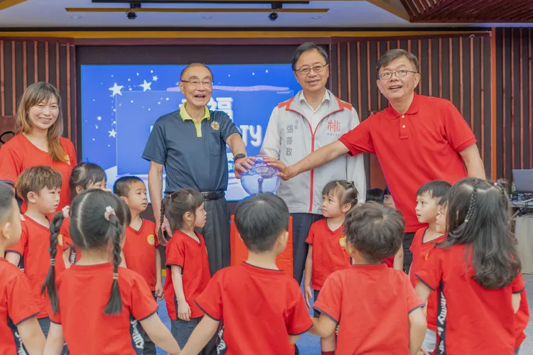 桃園榮民之家今舉辦50週年慶祝活動。桃園市府提供