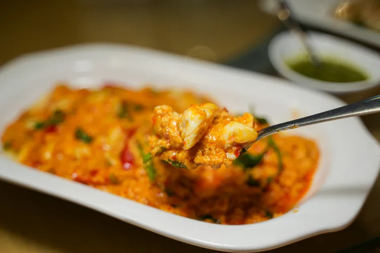 蟹肉炒咖哩。田欣雲攝