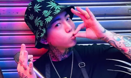 独家|黄子佼持有未成年不雅片 谢和弦挺不下去!抹去身上「黄紫蕉」