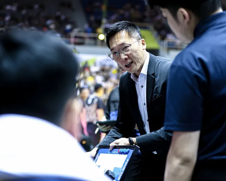 富邦勇士用贏球幫許晉哲慶生。   富邦勇士提供