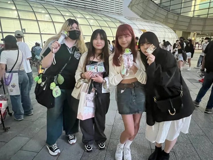 U（右起）、Cindy、YU、昕希望IU能在更大的場地開唱。陳薇安攝