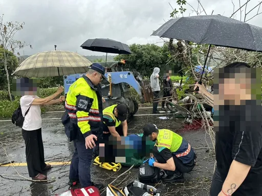 最後身影曝光!彰化郵差騎機車慘遭擊斃 一團樹影壓過車毀人亡
