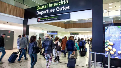 太委屈!愛爾蘭機場超強硬 海關安檢竟要旅客交出「這東西」