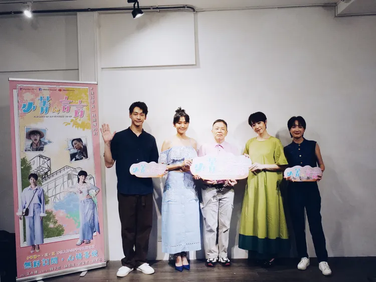 林貫易(左起)、林意箴、王小棣、林子熙、劉黛瑩一起出席首映會。稻田電影工作室提供