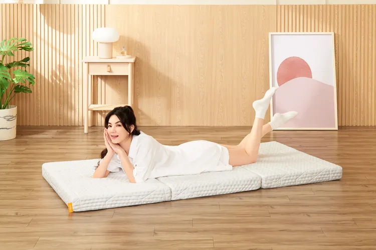 德國Emma石墨烯黑鑽折疊床墊五大舒眠亮點，有效打中租屋族睡眠痛點。業者提供