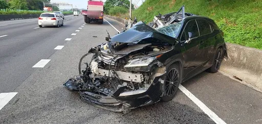 國1租賃車追撞大貨車釀2傷　23歲女乘客命危