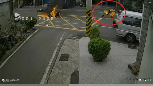 彰化惊悚火烧车!2机车碰撞瞬间起火 19岁骑士被焚身重伤住院