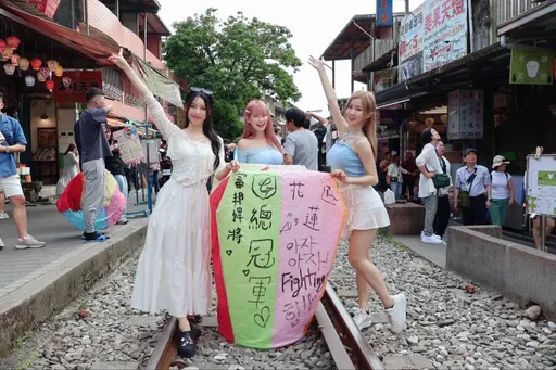 「全民表妹」李雅英游平溪放天灯 秀秀子爆料她想交台湾男朋友了