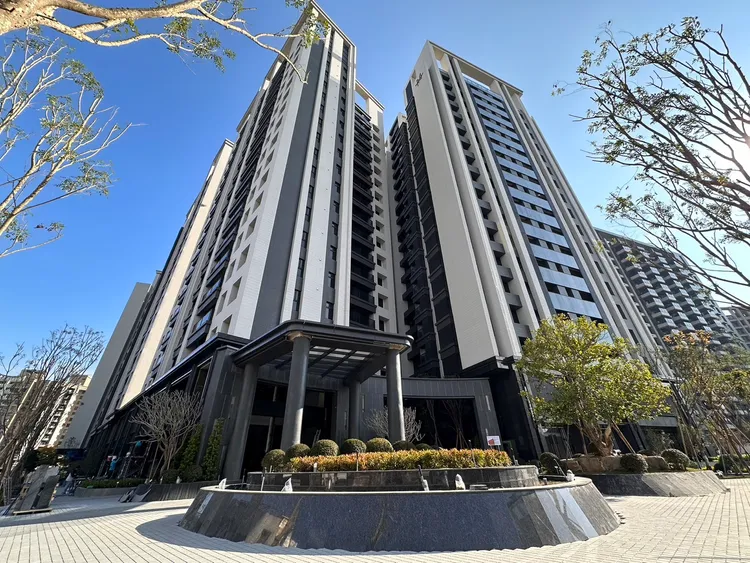 「華友聯NeXT21」距離美術館特區僅900公尺，但2房房價可省500萬元，3房可達650萬元，成為吸引購屋族置產原因。葉家銘攝