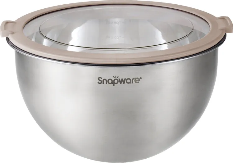 單筆消費滿3500元送SNAPWARE不鏽鋼調理盆20cm(含蓋，市價1080元)。業者提供