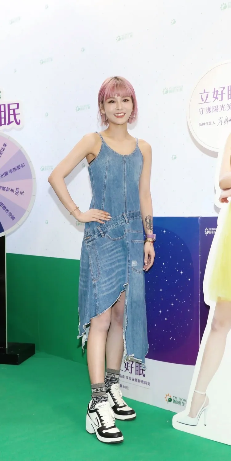 丟丟妹男友Tommy上月在台中被毆後，她今天表示，「他現在好好的，我們事後有去拜拜」。攝影中心攝