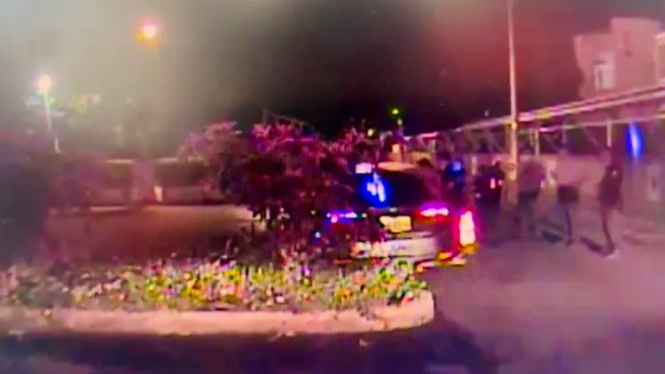 女警在車內自戕。讀者提供