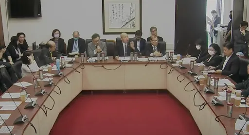 藍綠黨團協商為列席吵翻天！　韓國瑜霸氣喊「大家都閉嘴」