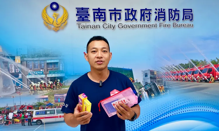 警消吳學明認為，慢性病患者須備妥藥物，一般人則以個人需求為主。王志弘攝