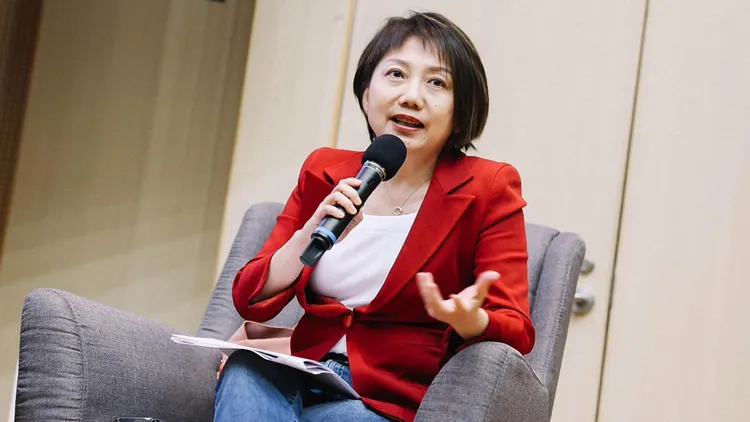 德州媽媽表示，除了律師，目前也找到立法委員范雲願意幫忙。翻攝自范雲臉書