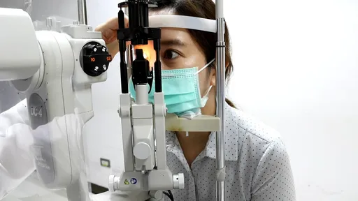 母親節禮物選擇+1！熟齡雷射讓媽媽「亮睛睛」