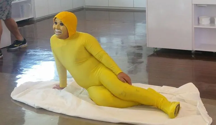 山豬曾以蛋黃哥造型出席活動，如今傳猝逝消息令人不捨。翻攝山豬陳俊甫臉書