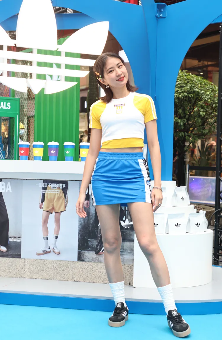 9m88腳踩最新推出的黑色厚底SAMBAE鞋款。攝影中心攝