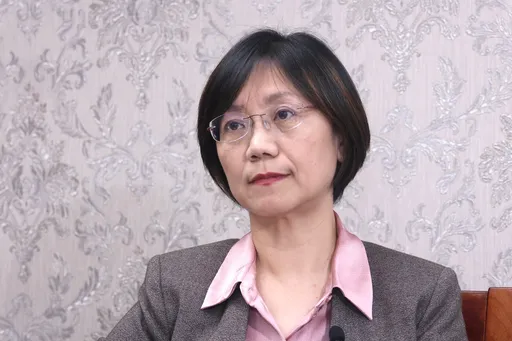 翁曉玲提案砍NCC委員 駁護航中天「三立、民視被關我也發聲」