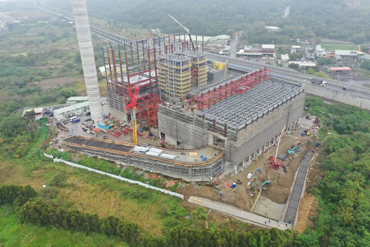 新竹縣BOO焚化爐預計明年中旬正式啟用。新竹縣府提供