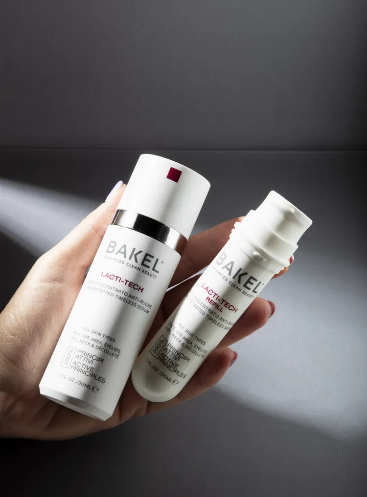 BAKEL玻尿酸彈潤保濕精華擁有真空補充裝，補充裝30ml／4800元。品牌提供