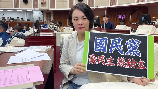 鍾沛君批「拍照就溜」vs.簡舒培罵「放生兒虐」　藍綠雙姝臉書大戰