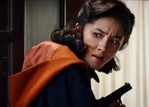 楊冪臉崩成這樣判若兩人！網友揪出他來背鍋