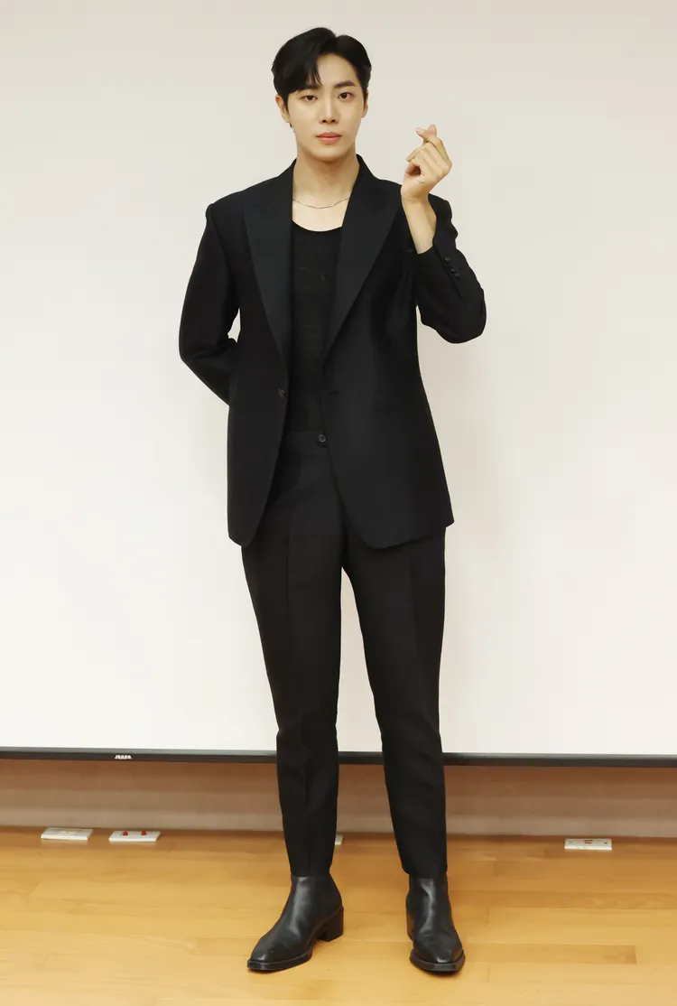 秋英宇擁有186公分高挑身材。JTBC提供