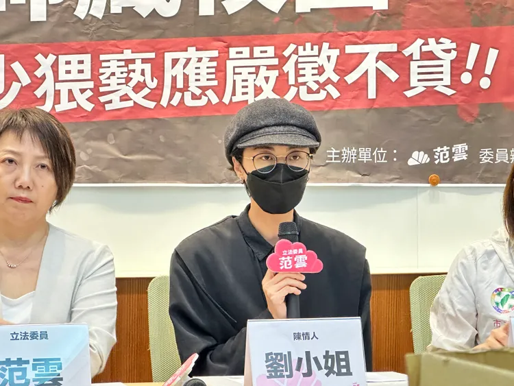 劉女痛訴過往經歷。潘袁詩羽攝