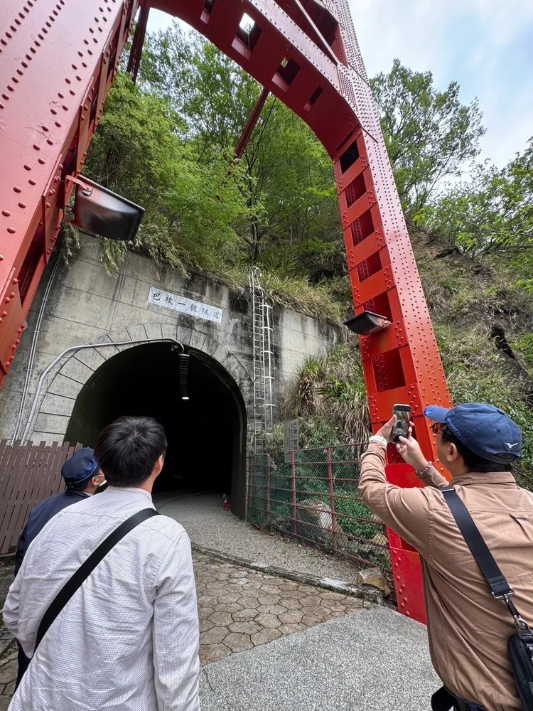 桃園觀旅局視察北橫周邊民宿震後建物結構 維護消費者住宿安全。觀光局提供