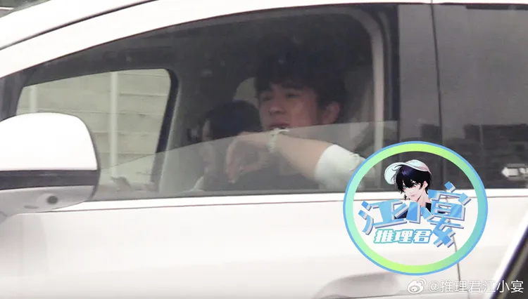 林更新（右）被拍到開車載女友外出。翻攝推理君江小宴微博