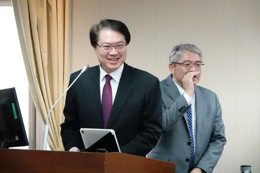 跑錯棚?張智倫逼問綠抹黑「要不要處理」 林右昌傻眼喊找錯人:我要處理什麼?