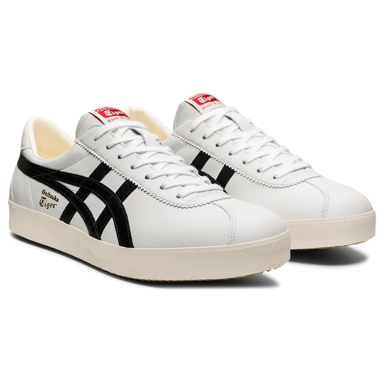 復興獨家商品VICKKA NM（白底黑虎爪紋），9080元。品牌提供