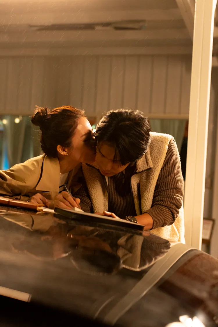 高宇蓁MV獻吻姚淳耀。鵲兒喜娛樂經紀提供