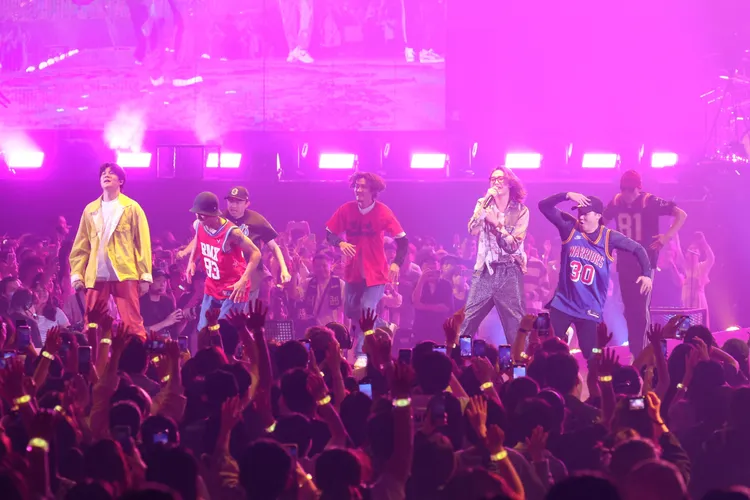 宇宙人與白河幫表演精彩。彭欣偉攝