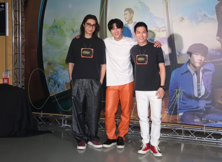 小玉（中）認了落唱2分鐘。彭欣偉攝