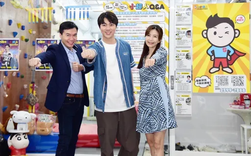 吳鈴山夫妻一字一句錄音教台語 兒童節挺《美麗人生》一元