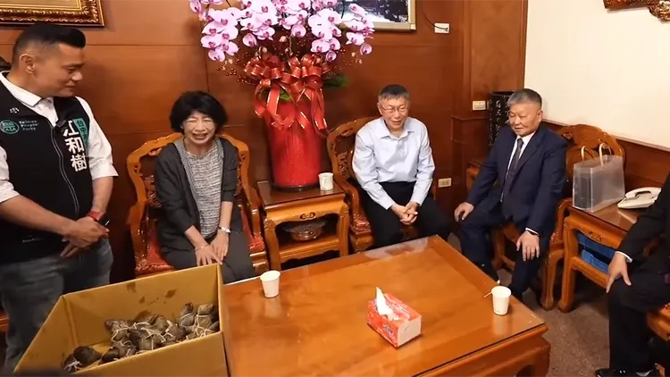 江和樹（左起）、陳佩琪、柯文哲和顏清標。翻攝自柯文哲YouTube